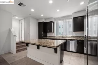 Photo #4: 41043635 Listing