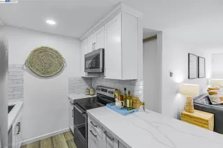 Photo #2: 41043657 Listing