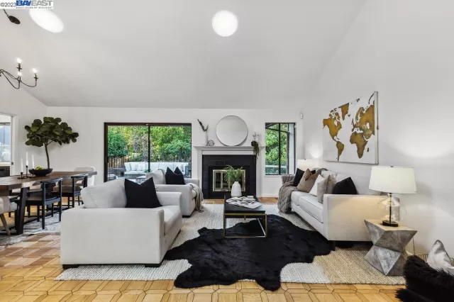 MLS: 41043768 Condo For Sale