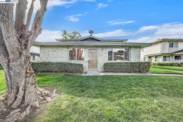 MLS: 41043770 Condo For Sale