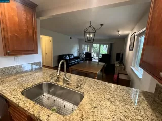 Photo #5: 41043796 Listing