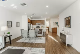 Photo #5: 41043864 Listing 