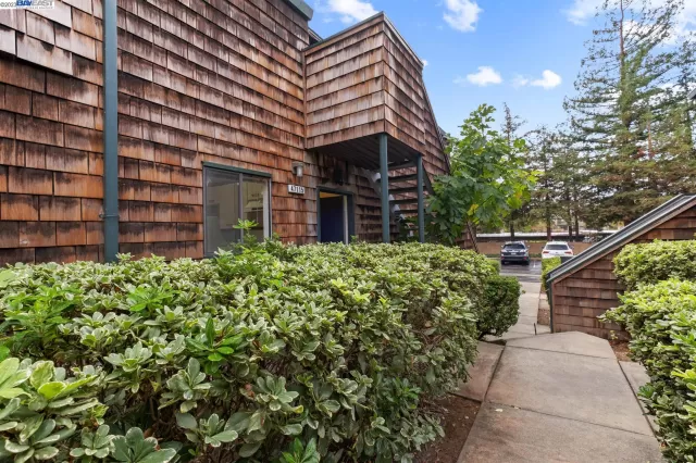 MLS: 41043923 Condo For Sale