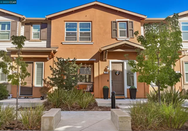 MLS: 41043983 Condo For Sale