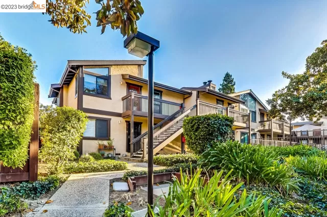 MLS: 41044102 Condo For Sale