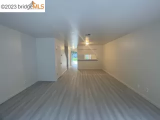 Photo #3: 41044315 Listing