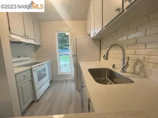 Photo #4: 41044315 Listing