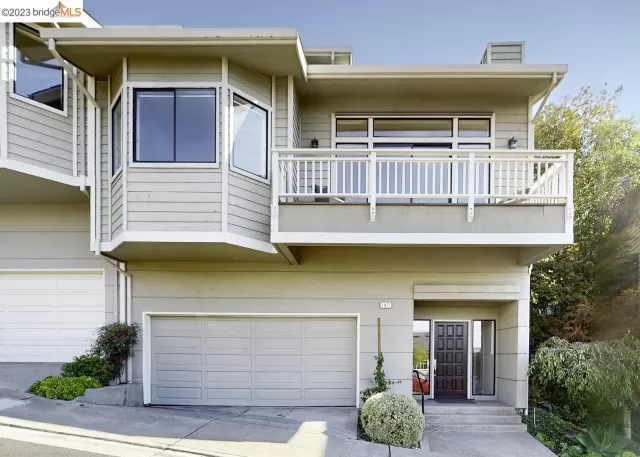 MLS: 41044395 Condo For Sale