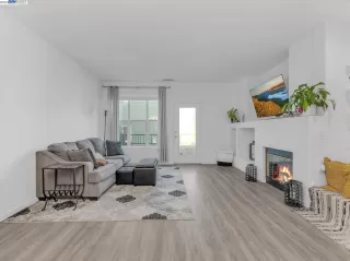 Photo #5: 41044434 Listing