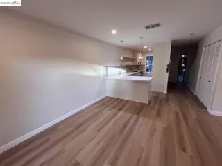 Photo #4: 41044464 Listing