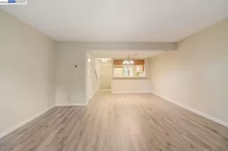 Photo #6: 41044564 Listing