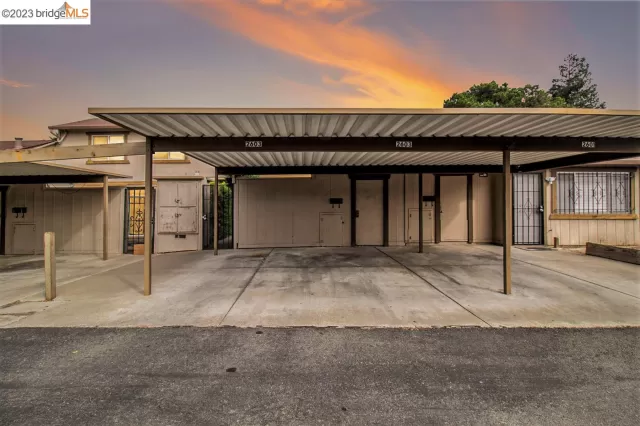 MLS: 41044584 Condo For Sale