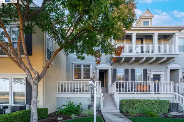 MLS: 41044591 Condo For Sale