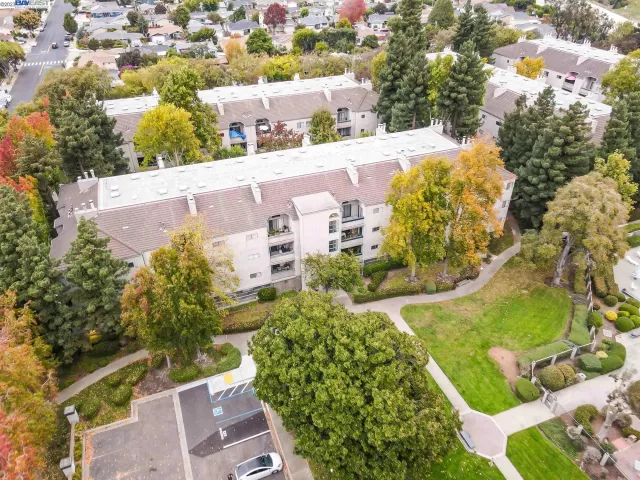 MLS: 41044594 Condo For Sale