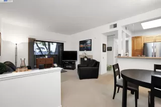 Photo #4: 41044594 Listing