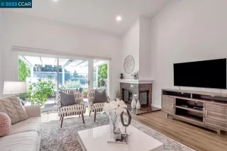Photo #6: 41044602 Listing