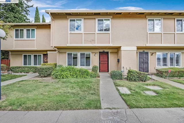 MLS: 41044708 Condo For Sale