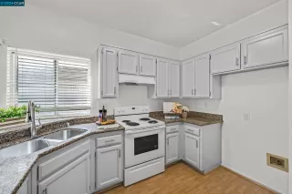 Photo #6: 41044712 Listing