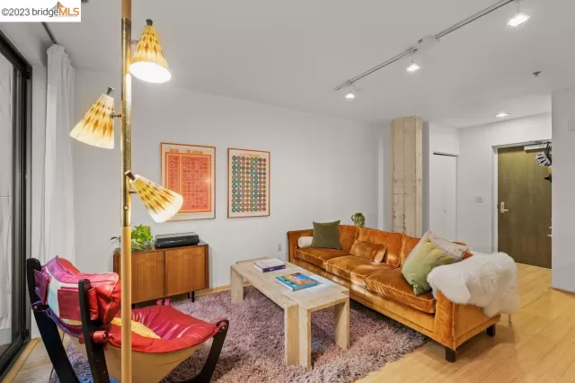 MLS: 41044848 Condo For Sale