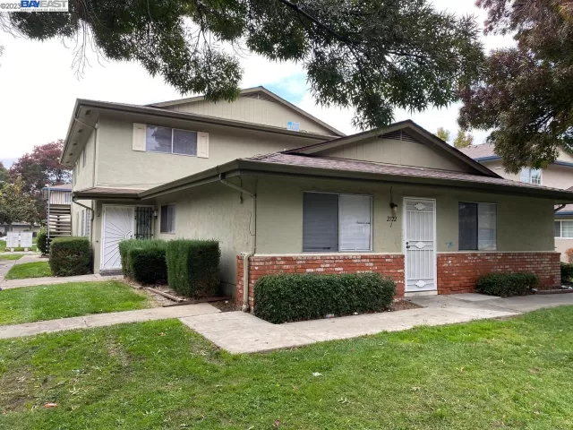 MLS: 41044958 Condo For Sale