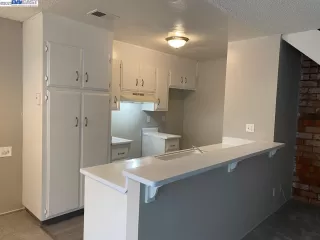 Photo #2: 41044958 Listing