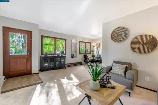 Photo #2: 41045256 Listing