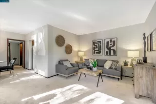 Photo #5: 41045256 Listing