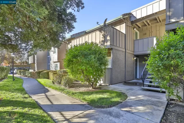 MLS: 41045308 Condo For Sale