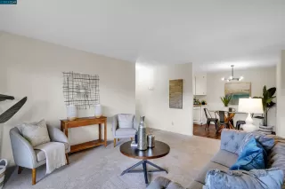 Photo #2: 41045573 Listing