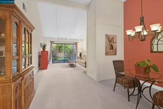 Photo #2: 41045621 Listing 