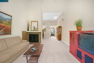 Photo #5: 41045621 Listing 