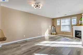 Photo #2: 41045628 Listing 