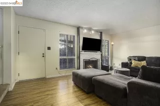 Photo #4: 41045647 Listing 