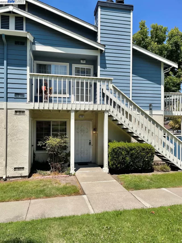 MLS: 41045686 Condo For Sale