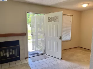 Photo #1: 41045686 Listing 