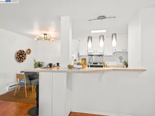 Photo #4: 41045776 Listing