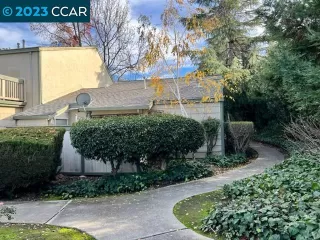 More Details about MLS # 41046017 : 2890 TREAT BLVD # 20