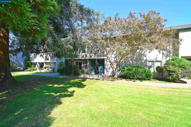 MLS: 41046060 Condo For Sale