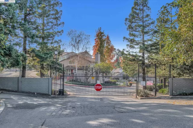 MLS: 41046061 Condo For Sale