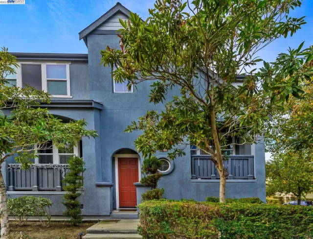 MLS: 41046326 Condo For Sale