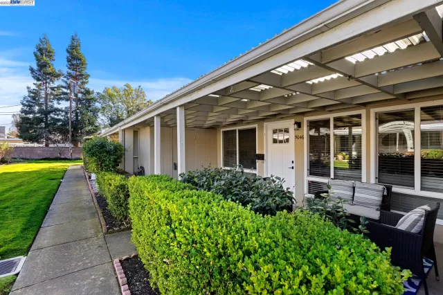 MLS: 41046391 Condo For Sale