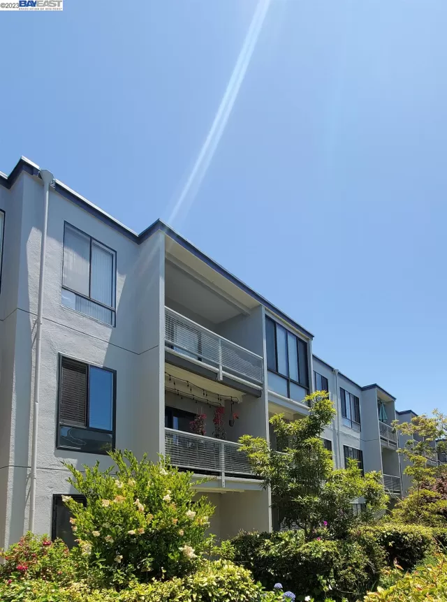 MLS: 41046472 Condo For Sale