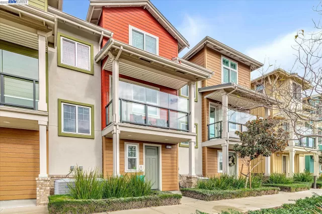 MLS: 41046500 Condo For Sale