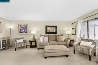 Photo #2: 41046576 Listing 