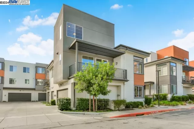 MLS: 41046578 Condo For Sale