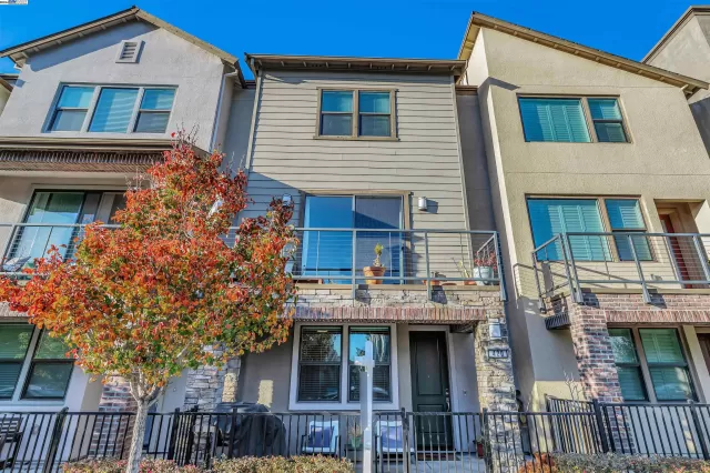 MLS: 41046711 Condo For Sale