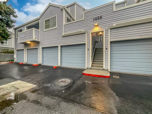 MLS: 41046722 Condo For Sale