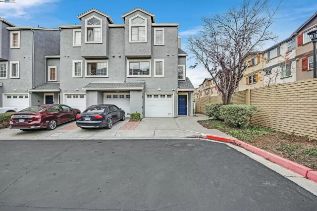 MLS: 41046727 Condo For Sale