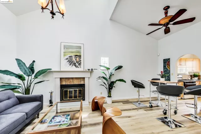 MLS: 41046754 Condo For Sale