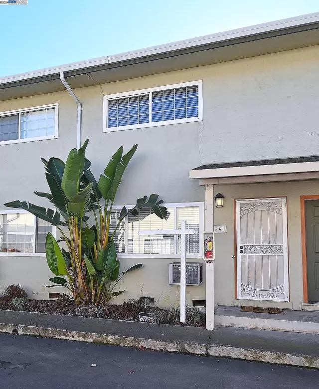 MLS: 41046766 Condo For Sale